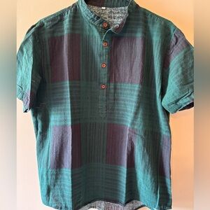 Men’s. Large. Green / Navy blue half  button down.